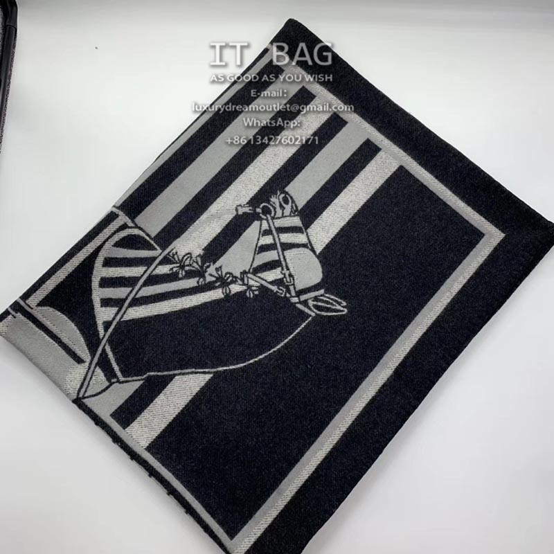 Couvertures Nouvelles plaid black 1